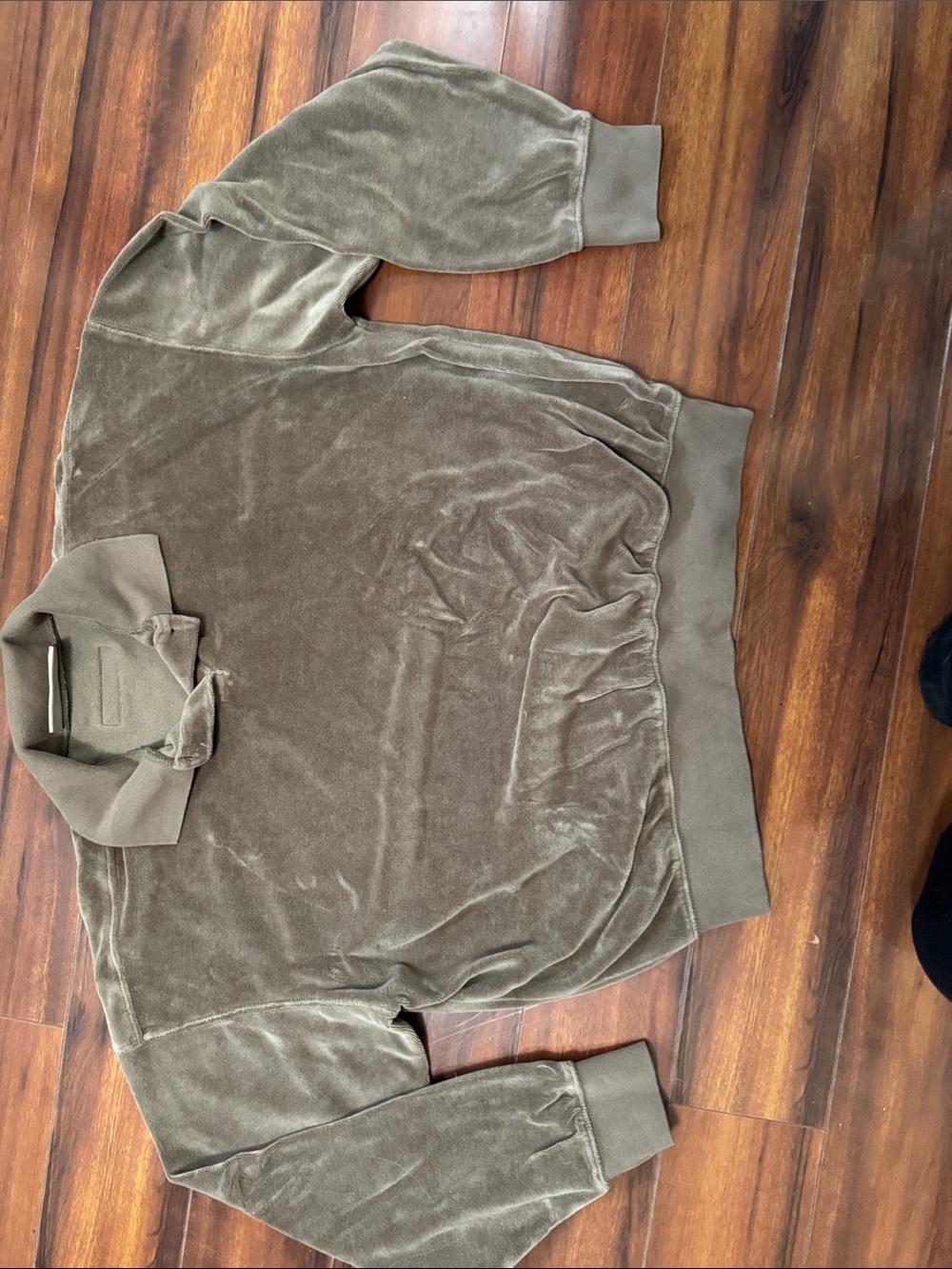 Velour Essentials Pullover Sweatshirt in Khaki tan